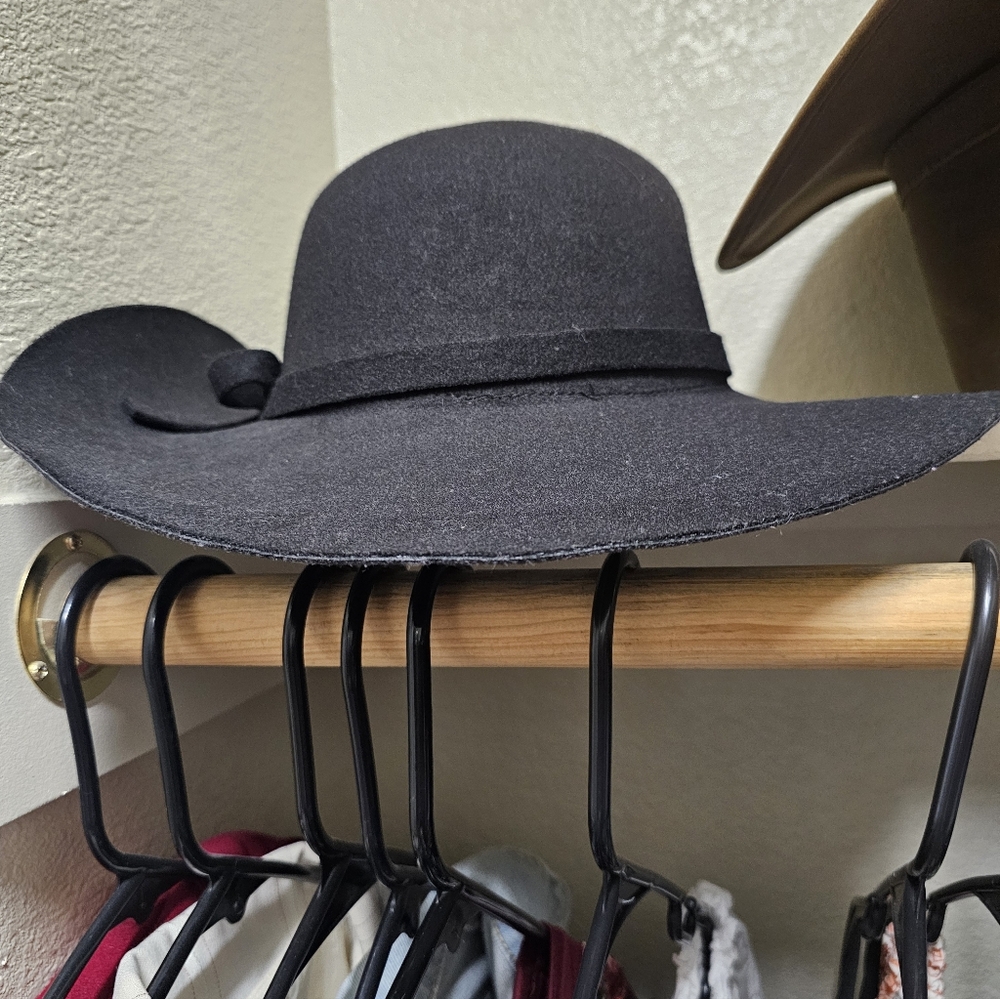 Elegant Black Wide-Brim Hat